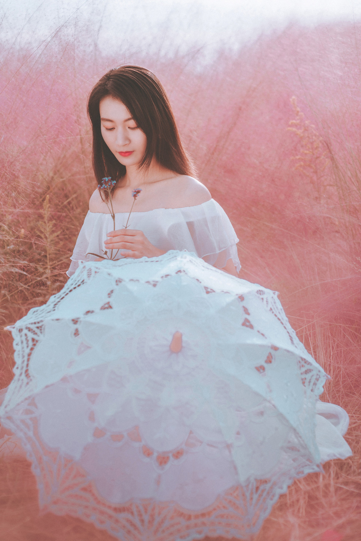 一见倾心的粉黛人像如何拍,收好这份拍摄攻略,拍照唯美又有氛围