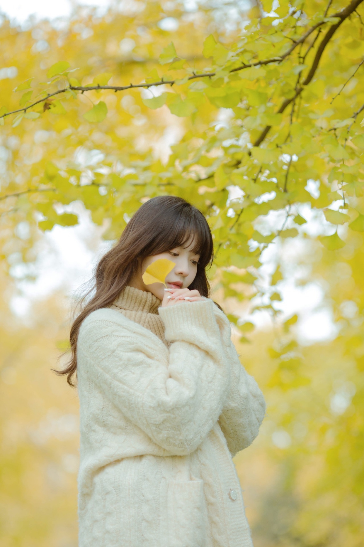 女生如何拍摄唯美好看的侧颜照?把握7个要点,好看又有氛围感