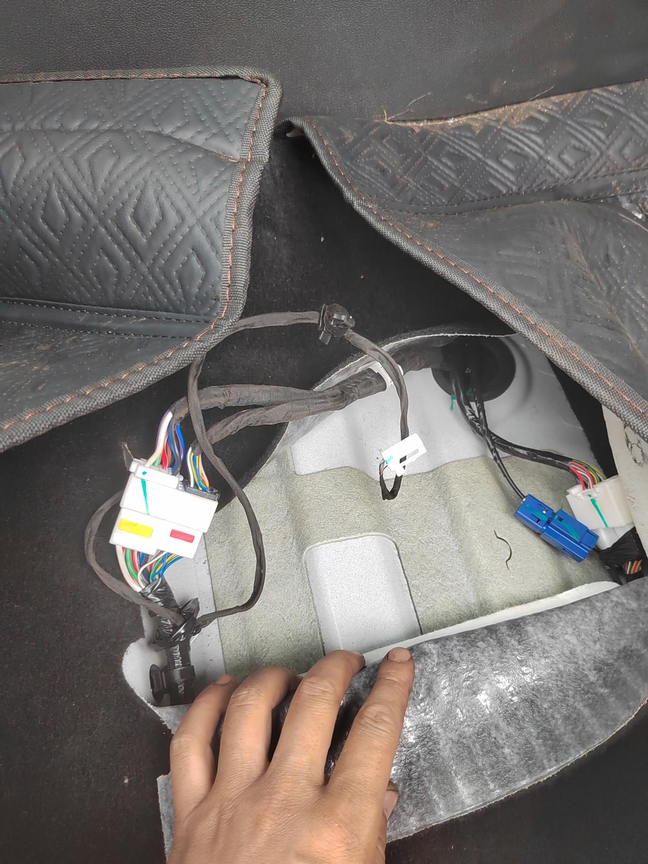 23款长城炮安装雾灯