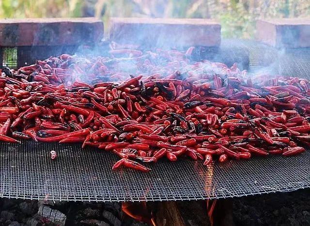 国庆最后一天,打包个"下饭神品"火烧辣椒酱