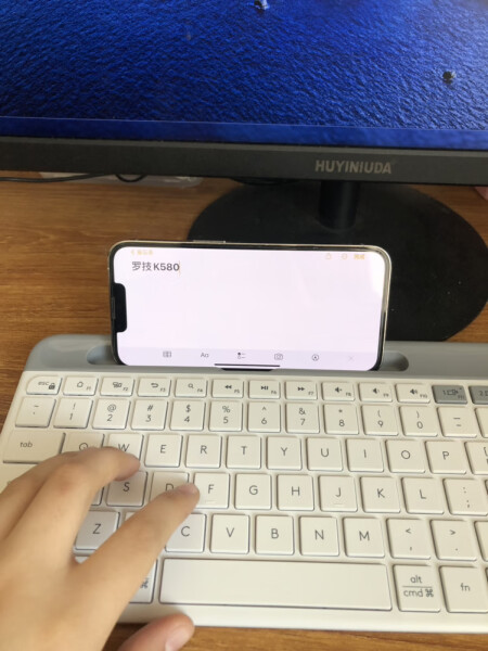 罗技k580体积小巧便捷,轻松畅游都市,适合打工人使用