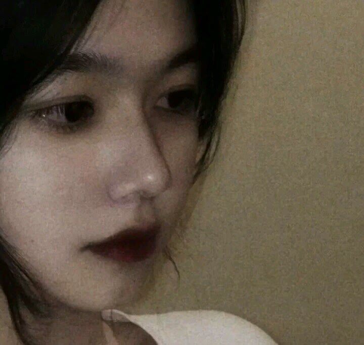 进来拿丧系伤感忧郁丧系真人女生头像