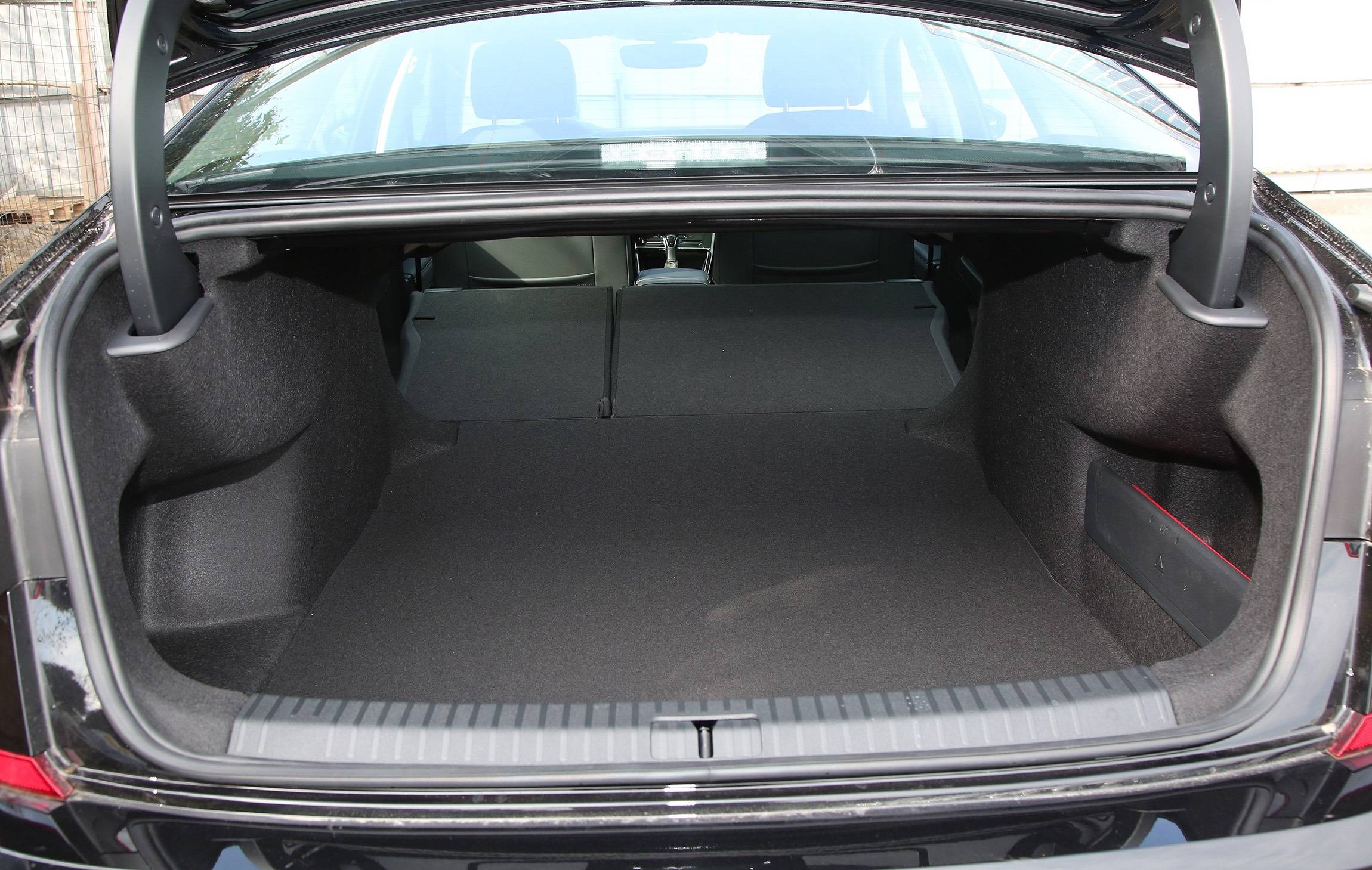 17款帕萨特后排座椅怎么放倒