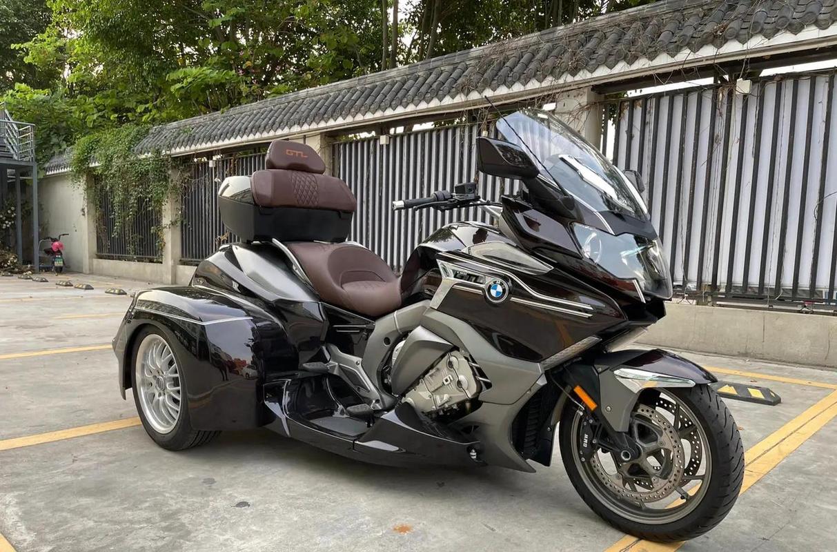 bmw宝马k1600gtl摩托车靠什么传动?