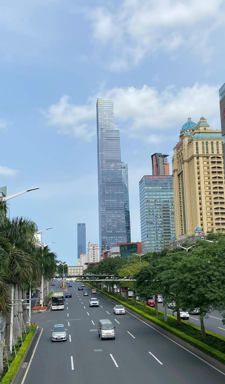 南宁身边事# 广西第一高楼  华润大夏   403米 今天又一次上了68猜ゥ