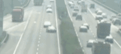 记9分、肋骨多处骨折,只为捡个脸盆……高速路上严禁随意停车!-有驾 记9分、肋骨多处骨折,只为捡个脸盆……高速路上严禁随意停车!-有驾