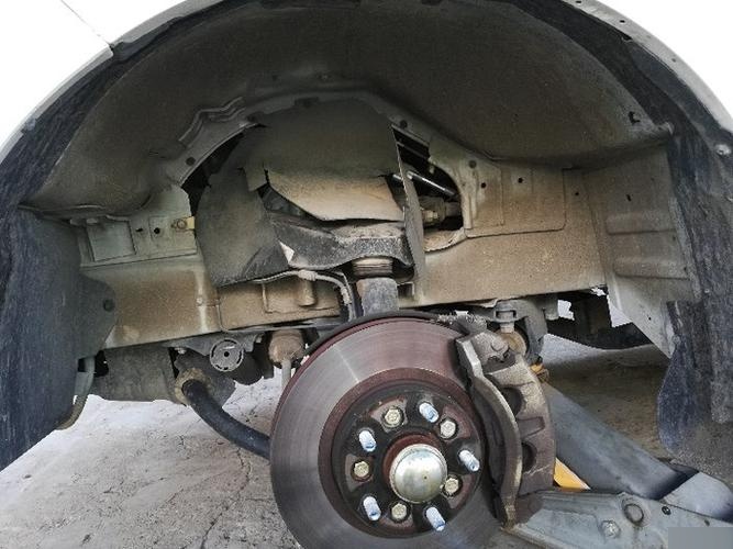 汽车轮胎的护板叫什么