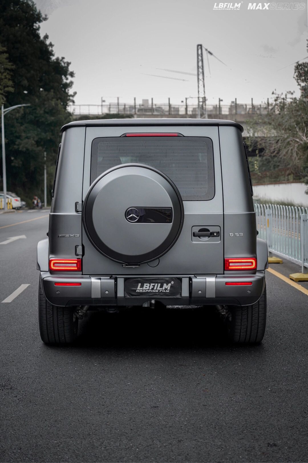 奔驰大g-lb改色膜超亚星斗灰,男女通鲨