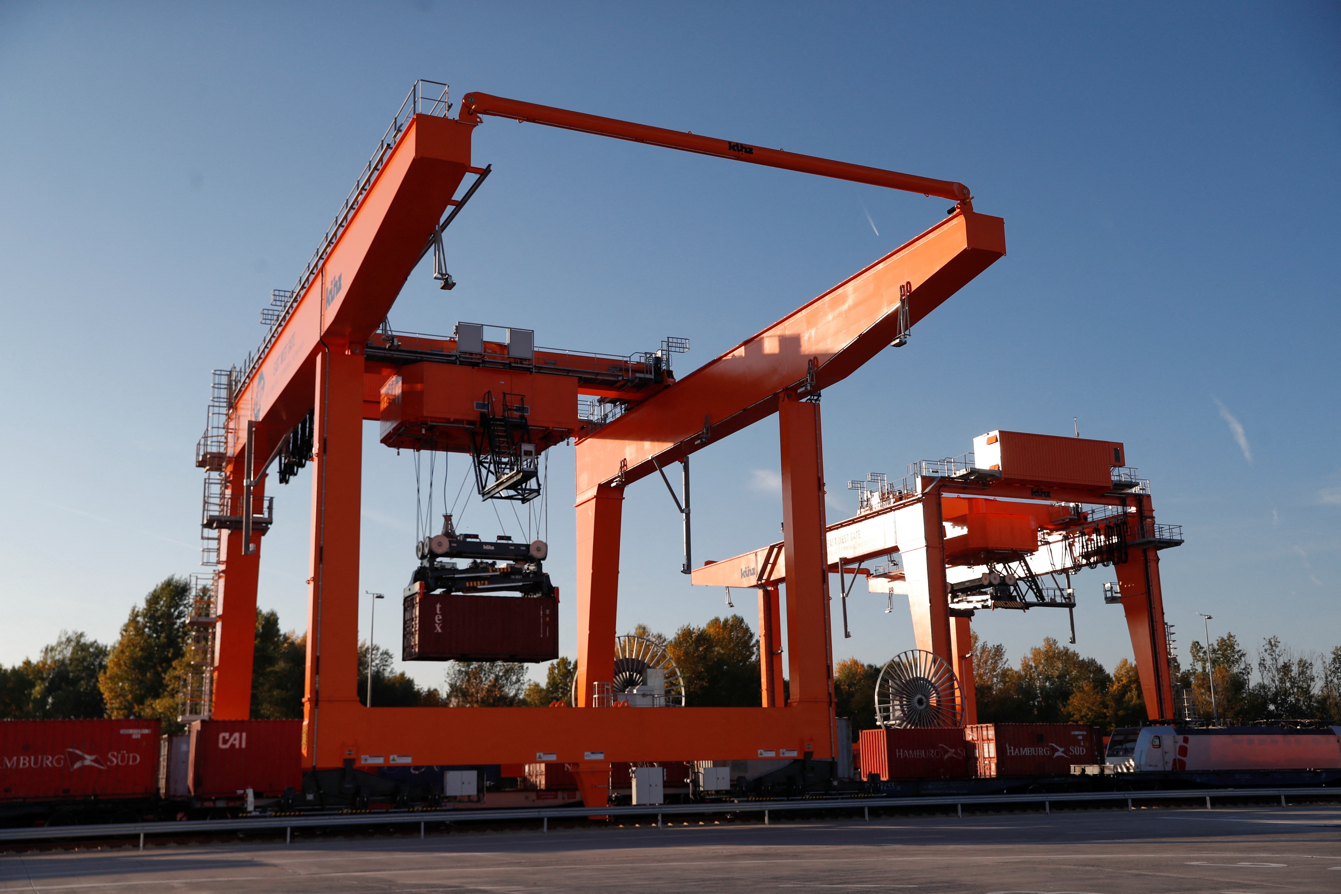 华为助力欧洲建成首个5g集装箱码头