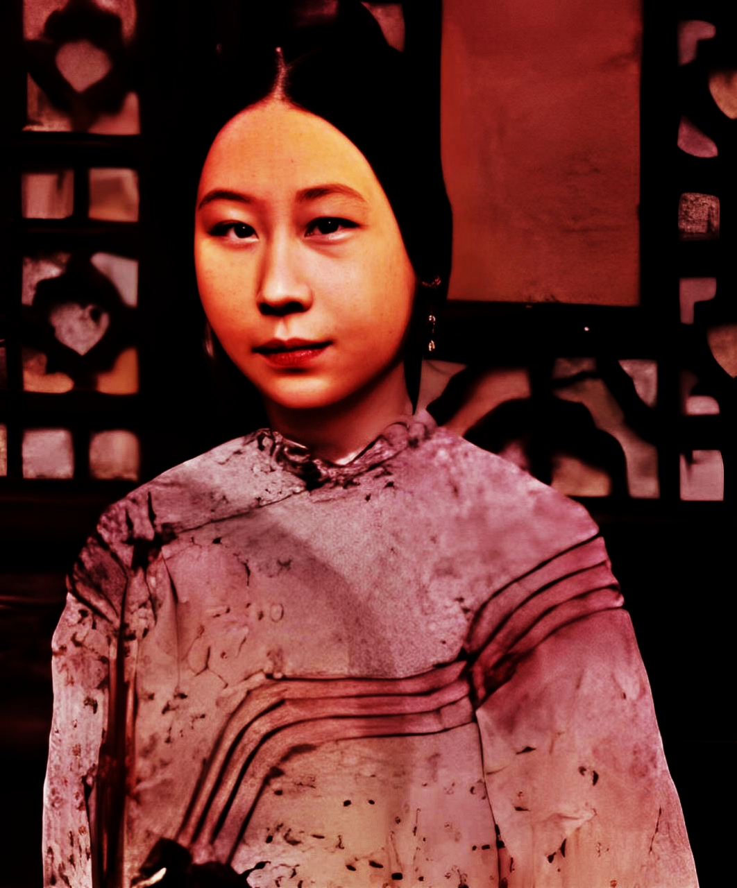 秦,李鸿章赵小莲夫人与女儿李菊欧 昂贵的照片这张照片拍摄于1880年.