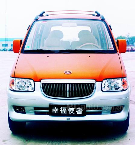 佳星幸福使者,这款由一汽集团在2011年11月隆重推出的小型家用汽车,其