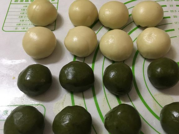 教你做抹茶绿豆酥,层层酥到掉渣渣,内馅绵软香甜,都说不够吃