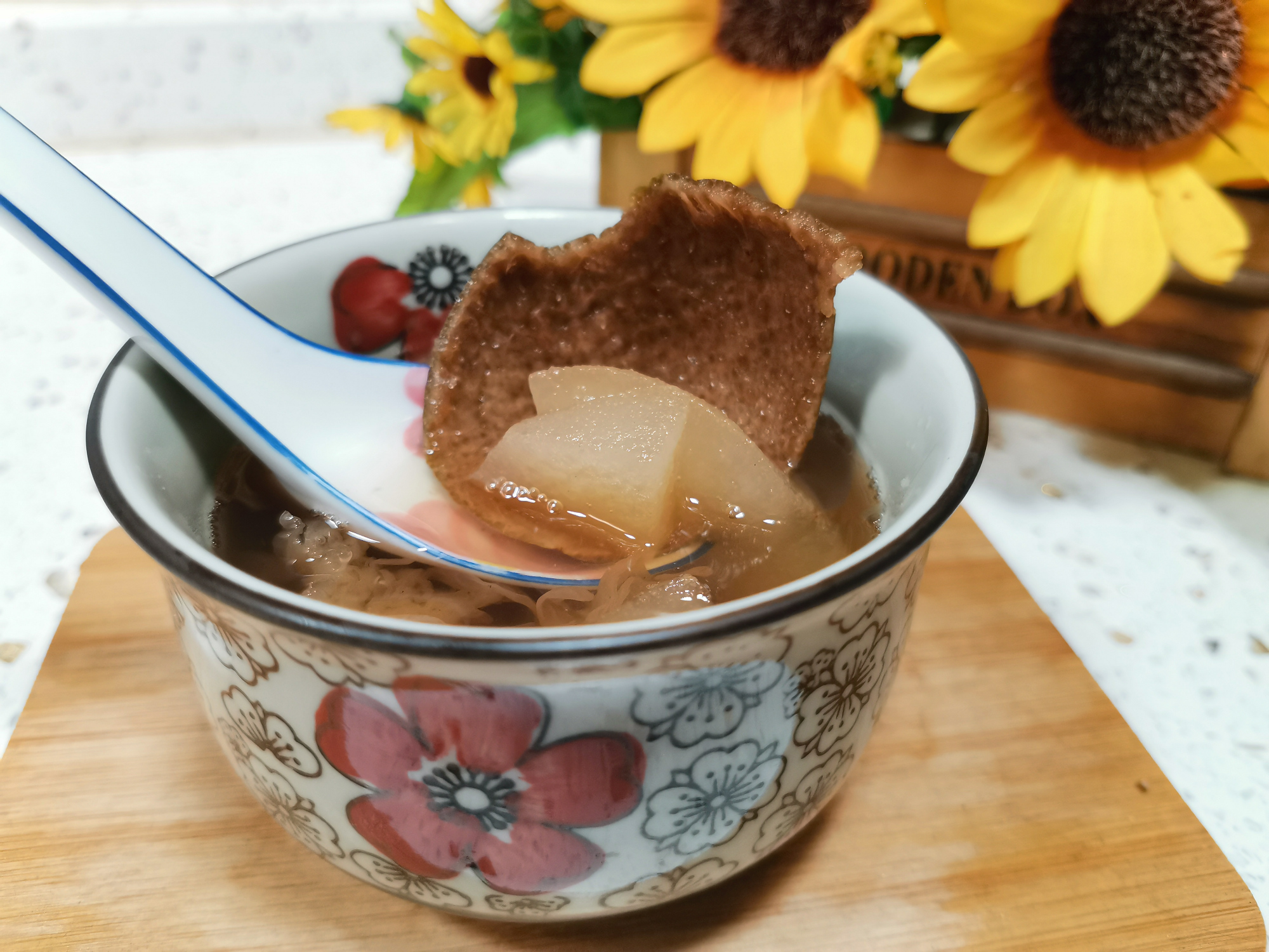 简单易做的陈皮秋梨汤,不仅可以健脾降燥,还可以排毒养颜