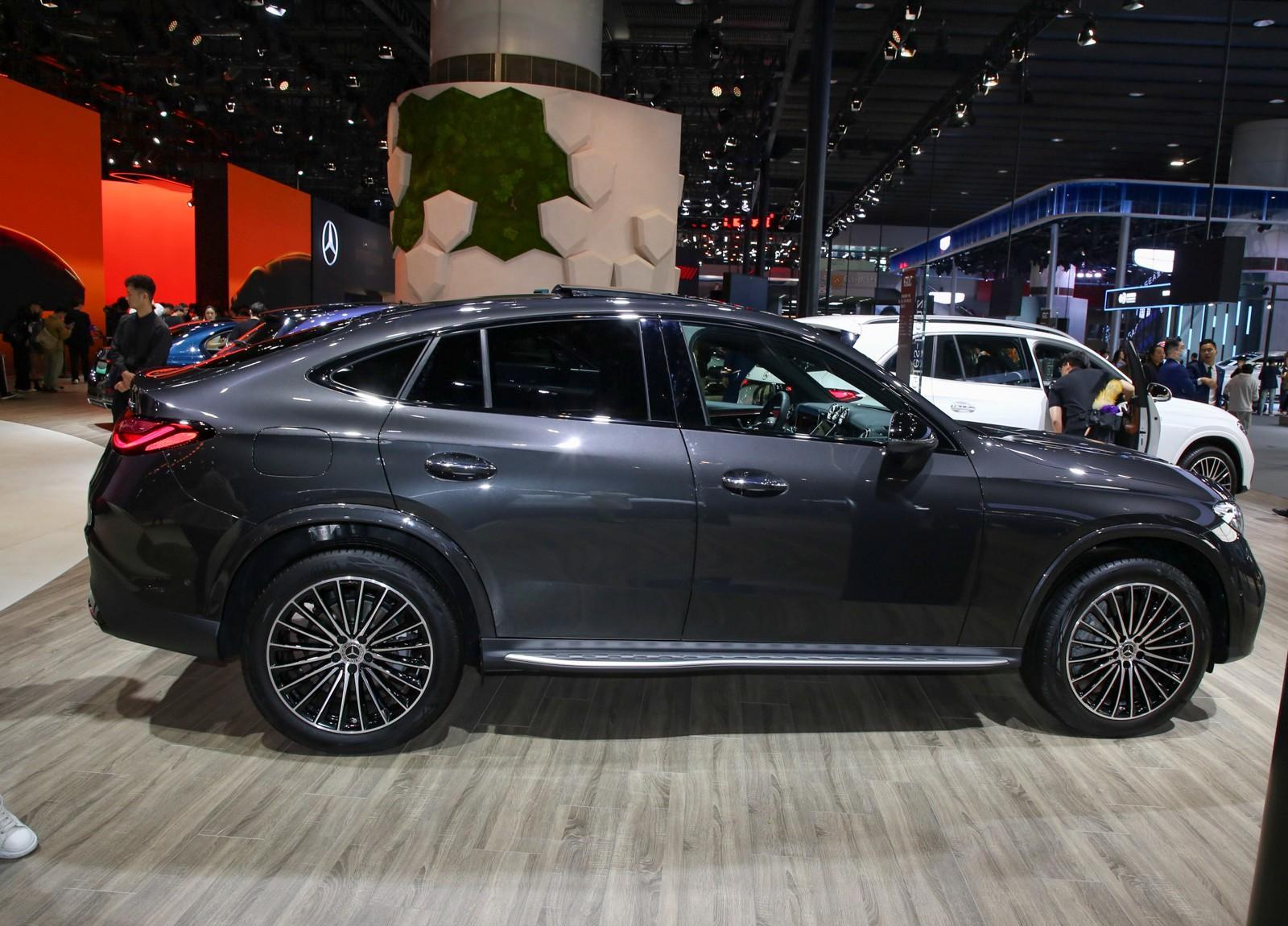 运动风格再度强化,全新奔驰glc coupe轿跑suv广州车展实拍图曝光