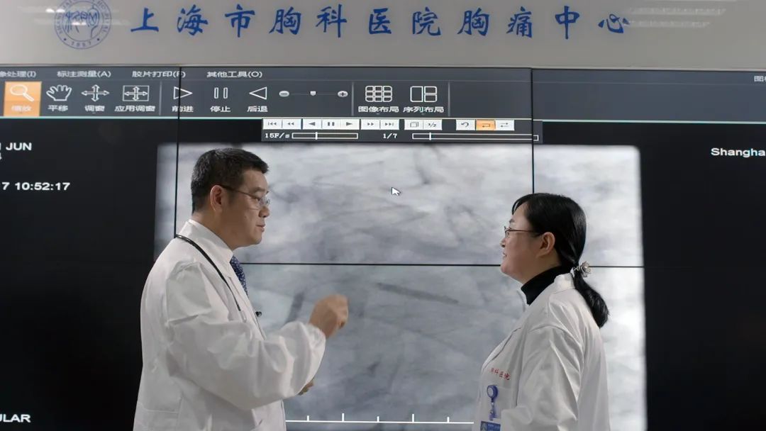 【媒体报道】《上海大众卫生报》两期头版,一期通版,专题报道胸科医院