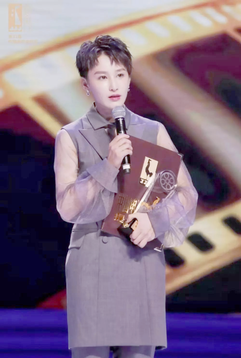 蒋璐霞:从女兵典范到角色塑造的卓越演员