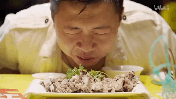 战地记者转行拍美食纪录片!9.8高分!"饼叔"不愧是你!