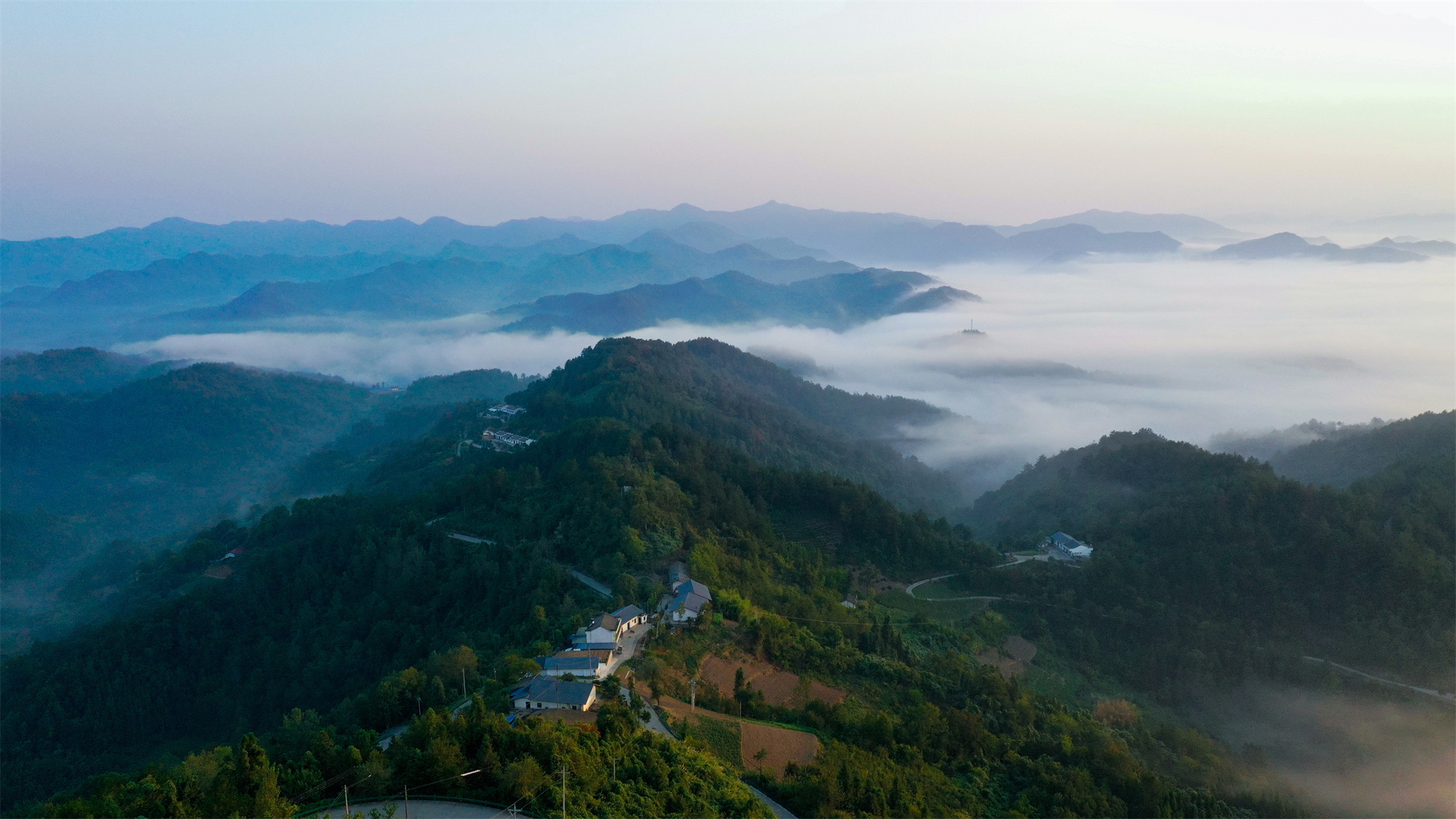 陕西平利:云海日出女娲山