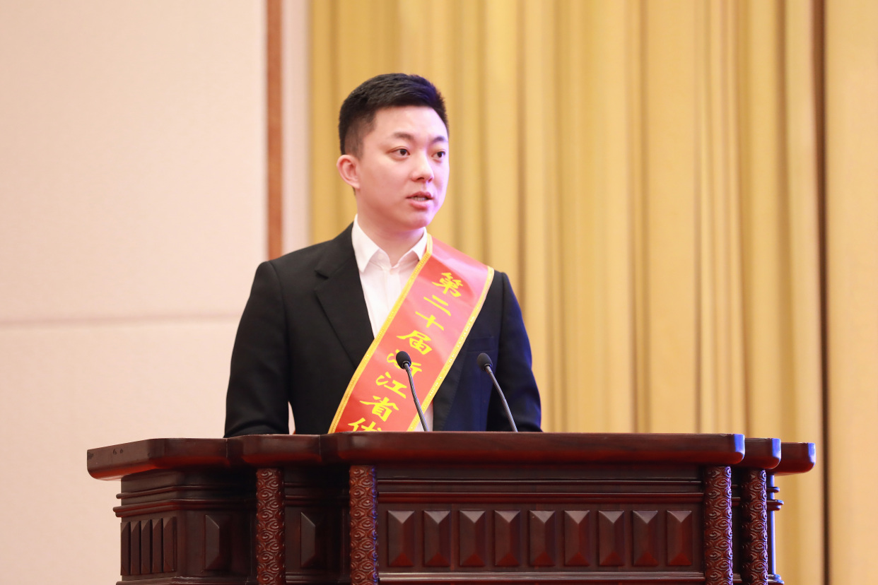 拥抱新时代,实现新突破——亚厦丁泽成荣膺"浙江省优秀企业家"