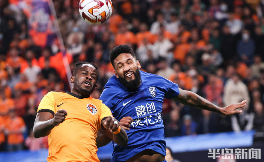 中超第四轮:10人青岛海牛0-3武汉三镇(高清图集)
