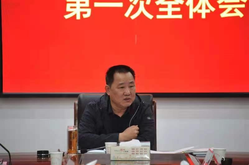 石玉林出席市八届人大民族华侨外事委员会第一次全会