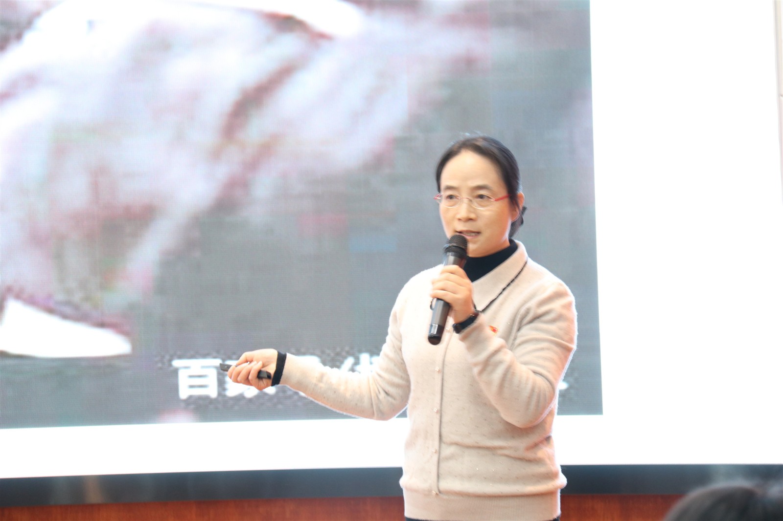 浙江省杭州市四季青中学开展红色教育专题活动