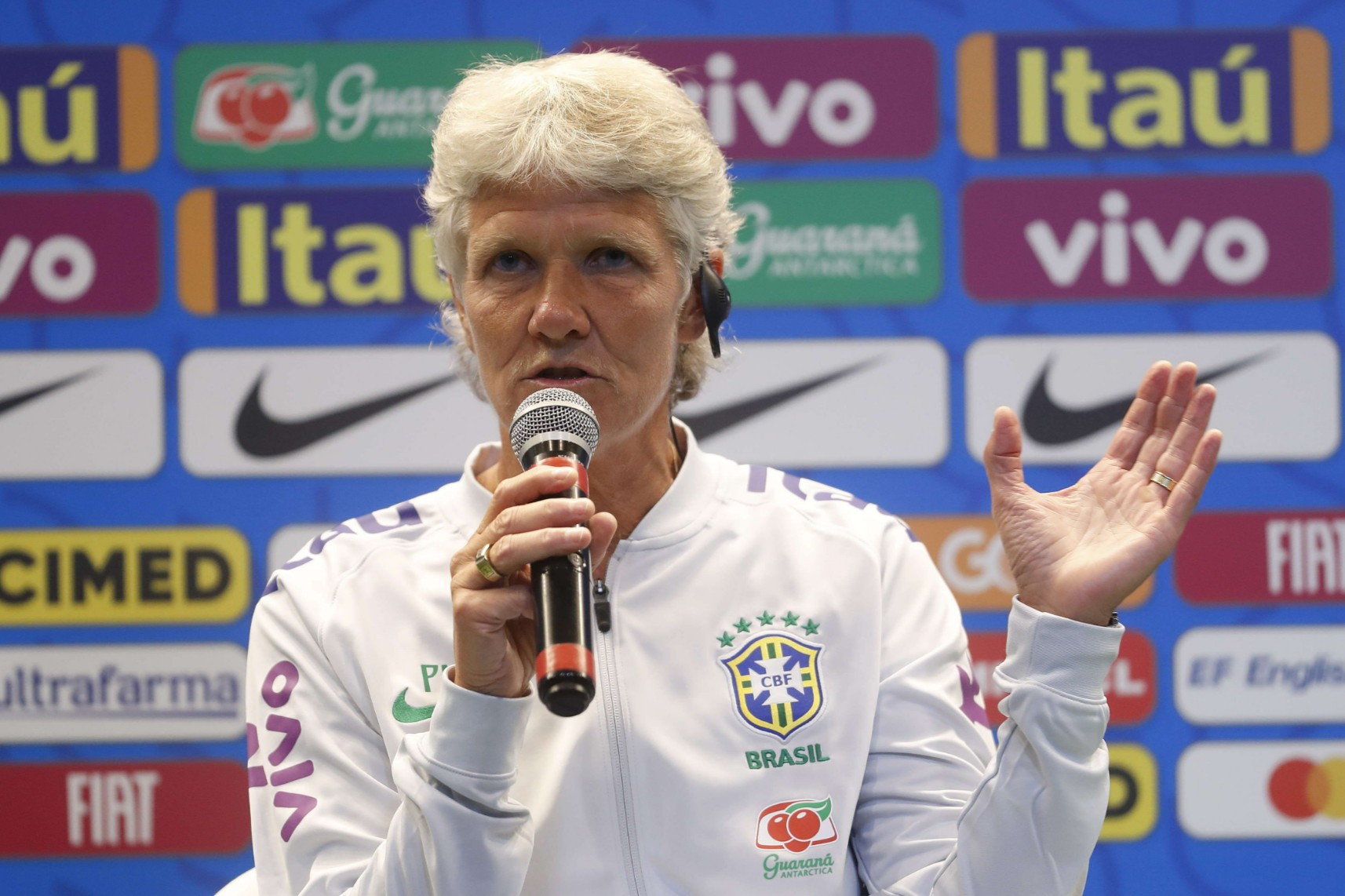 奥运会首个对手巴西女足的主帅,曾是中国女足的助教