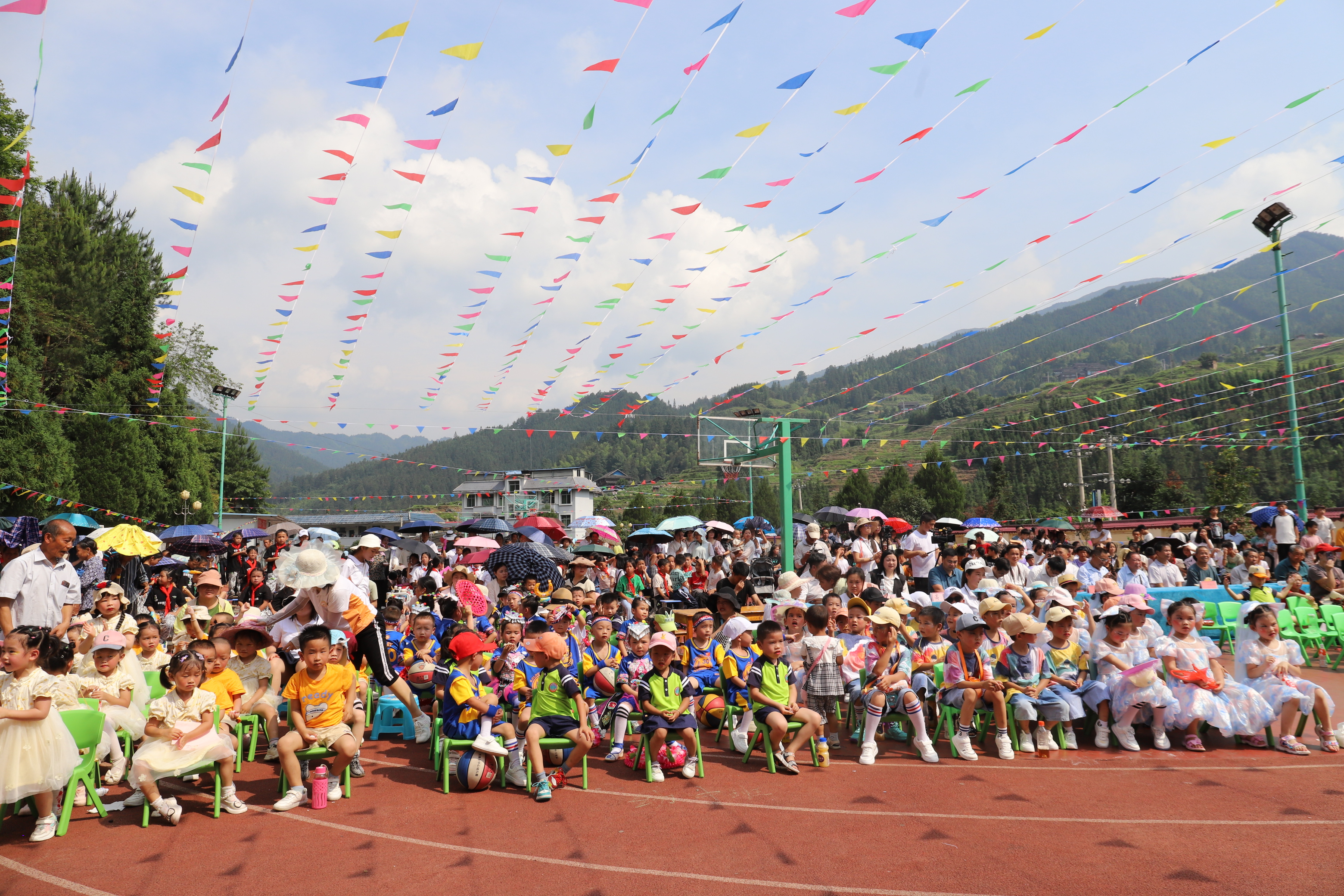 从江县秀塘乡庆祝"六·一"国际儿童节系列活动精彩纷呈