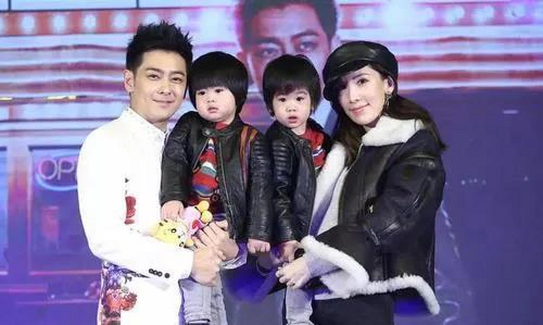 从林志颖的微博上看到林志颖三个儿子的照片,林志颖几乎记录了儿子