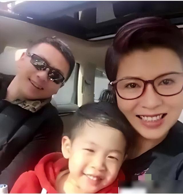 杭天琪:二婚嫁小13岁老公,47岁冒险生二胎,如今婚姻状况如何?