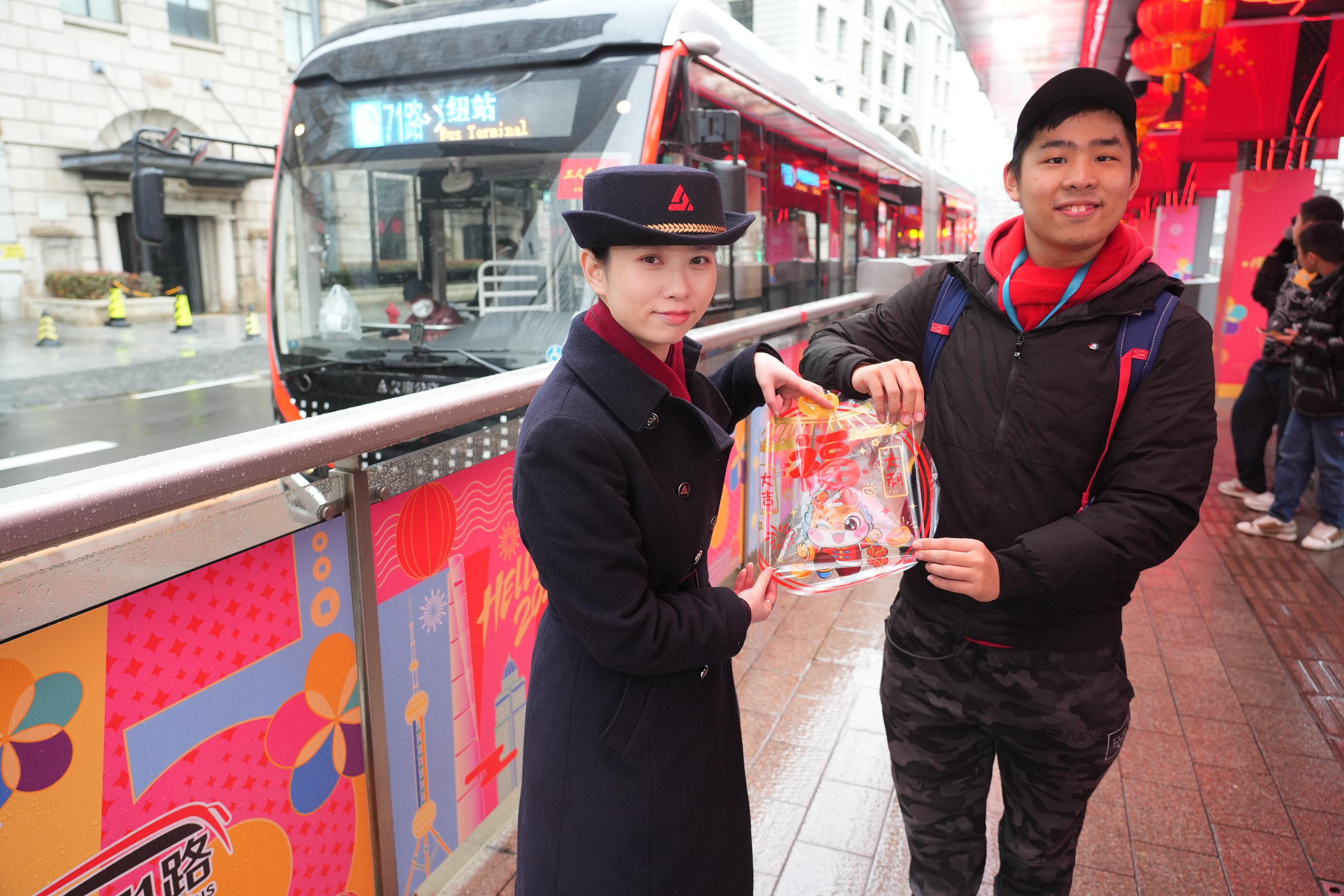 71路中运量迎来7岁生日,七项迎新活动和市民共享欢乐时刻