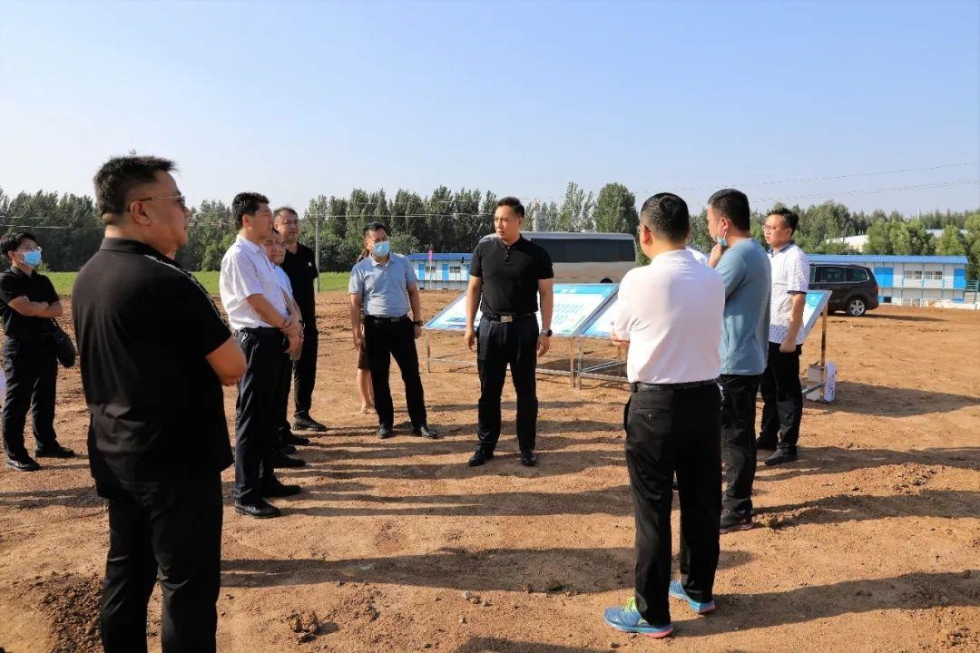 关越调研园区产业发展,"百园增效"及低效用地盘活工作