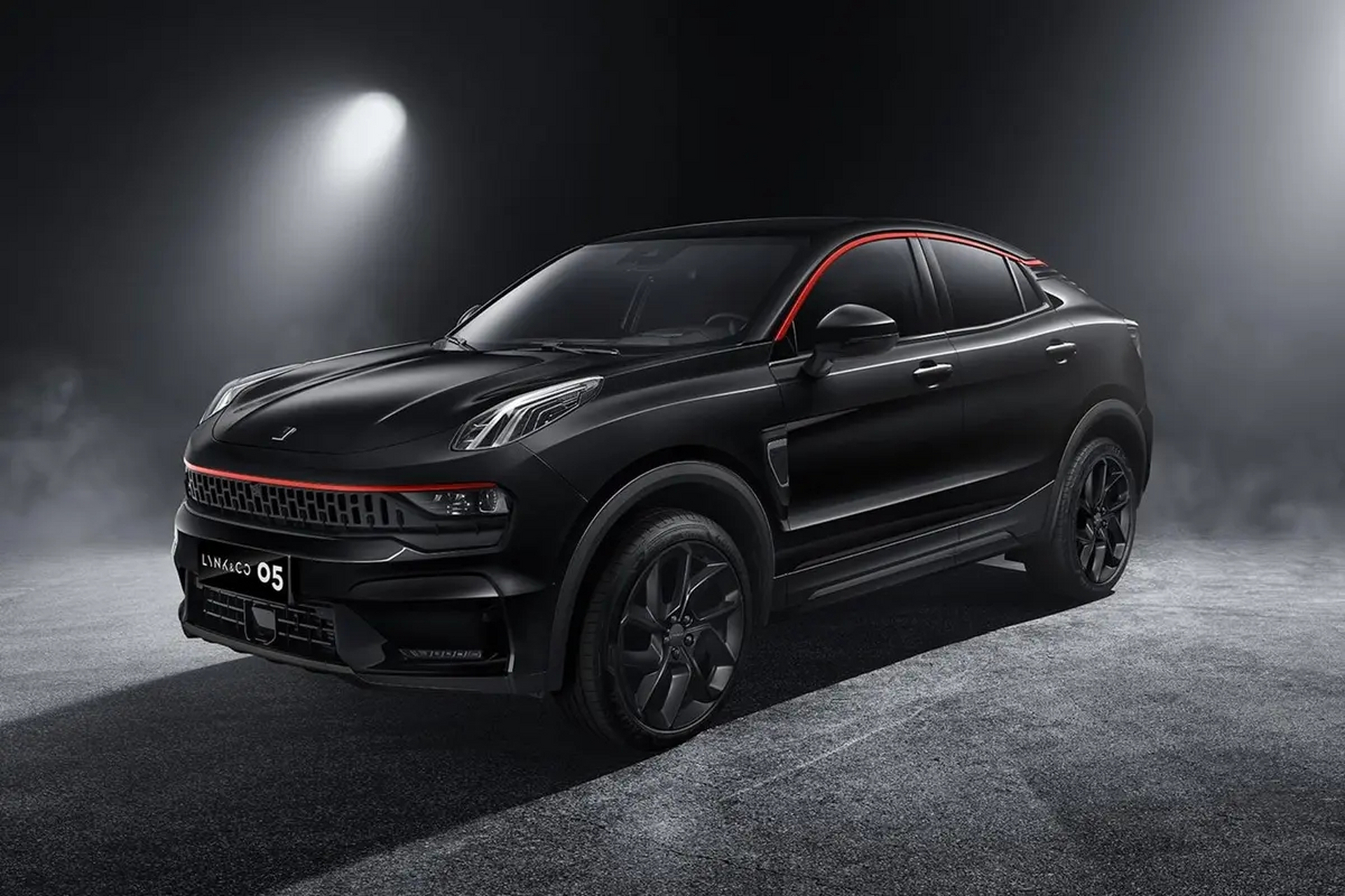 总体来说,是一款备受推崇的座驾.[原文:领克05:别具一格的"傲.