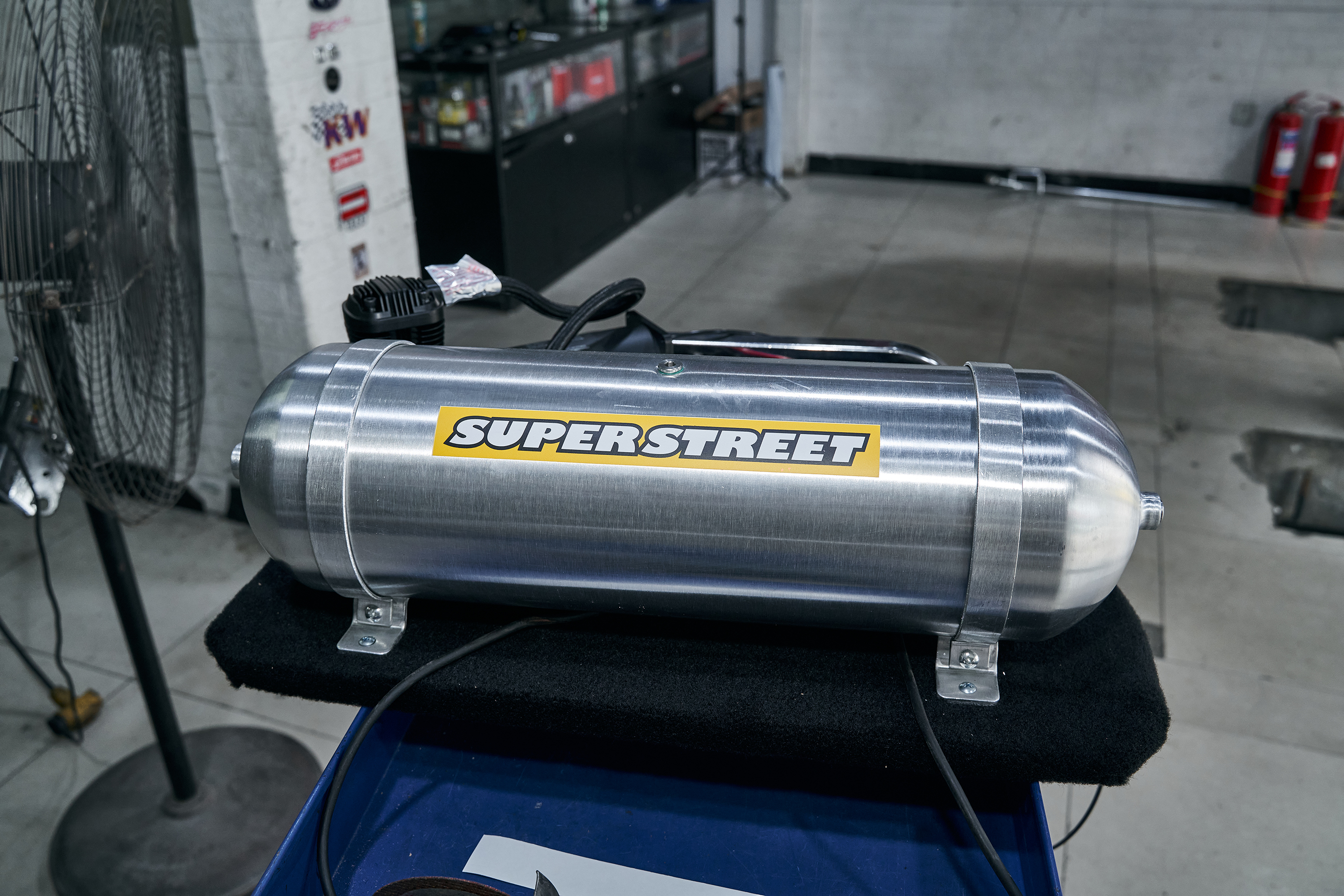 出街靓仔 贴地飞行 奔驰c级w205改装magic air气动避震