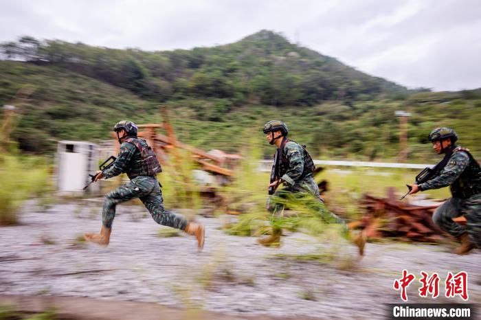 广西武警河池支队图片