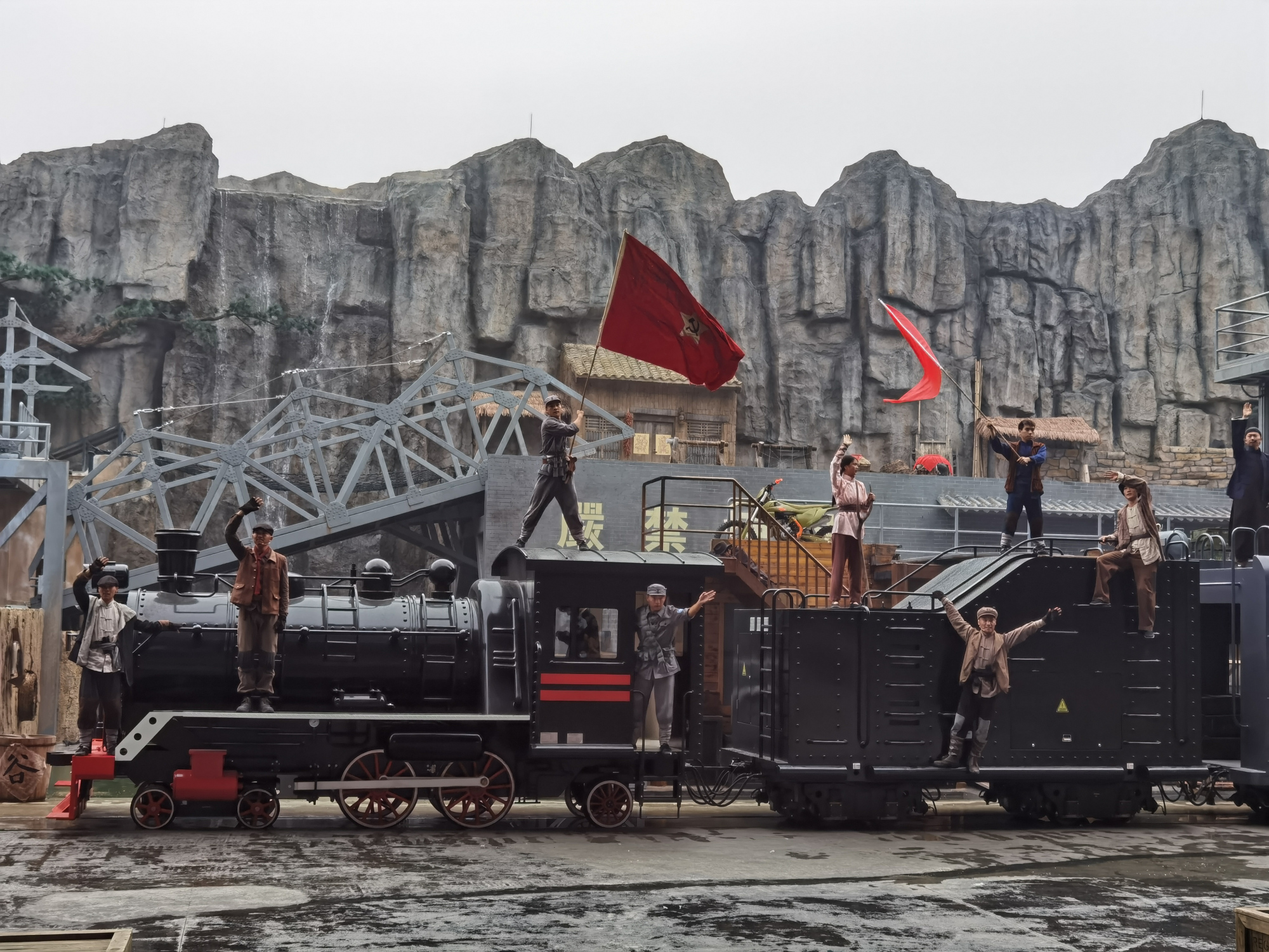 "秀城"惊现泰山脚下,铁道游击战枪声大作,沉浸式演出精彩纷呈