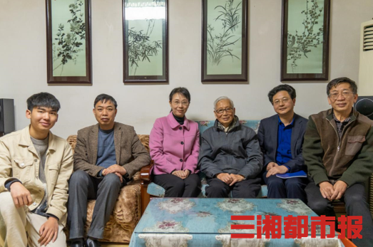 追忆峥嵘岁月 凝聚奋进力量——96岁老厅长陈璋回顾校史话当年