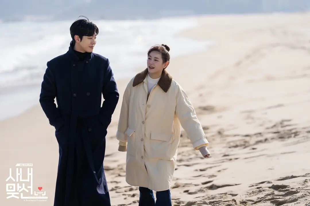 缮虎导演与《没礼貌的英爱小姐17》韩雪熺,洪保熙编剧合作打造,安孝燮