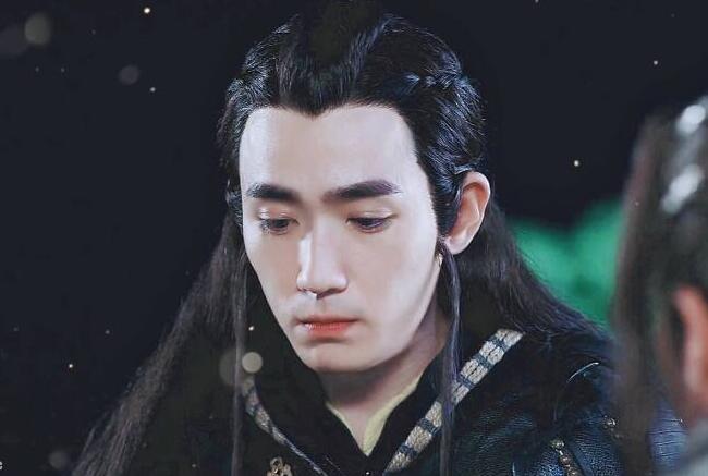 沈巍还是小鬼王的时候就知道昆仑君喜欢的内敛可以控制得住自我的人