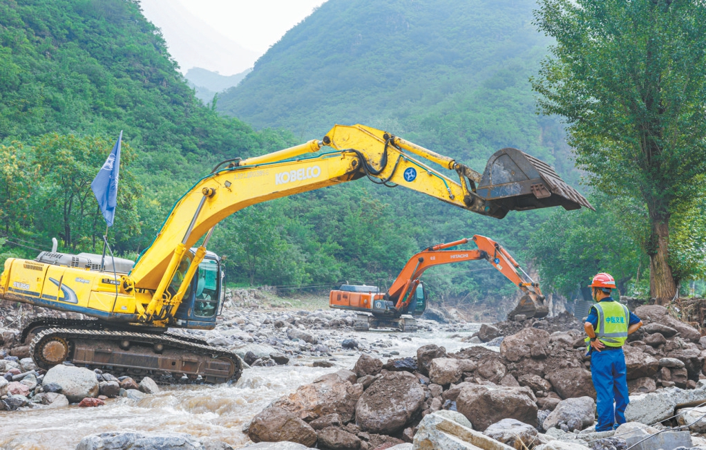 房山門頭溝失聯村莊全部復聯 南雁路昌平段搶險救援通道全線打通