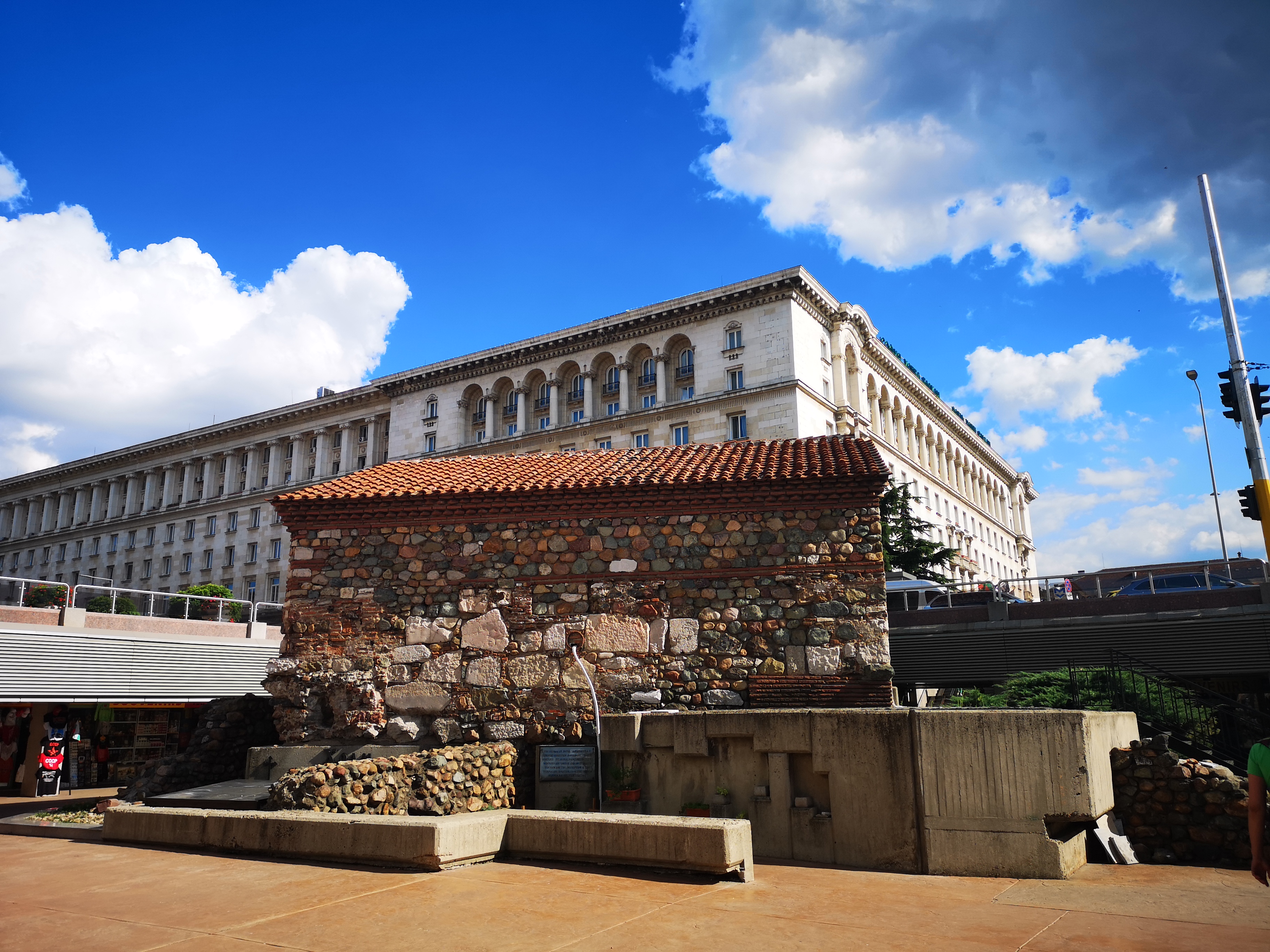 保加利亚首都索菲亚:遍布千年遗迹的花园城市