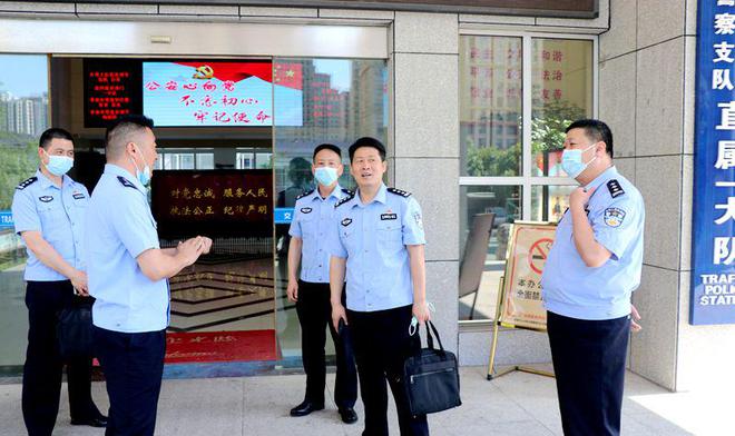 常德公安交警支队政委张红均到直属一大队调研指导工作