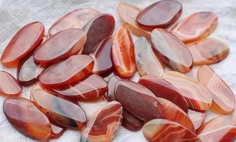 假玛瑙是用什么做的