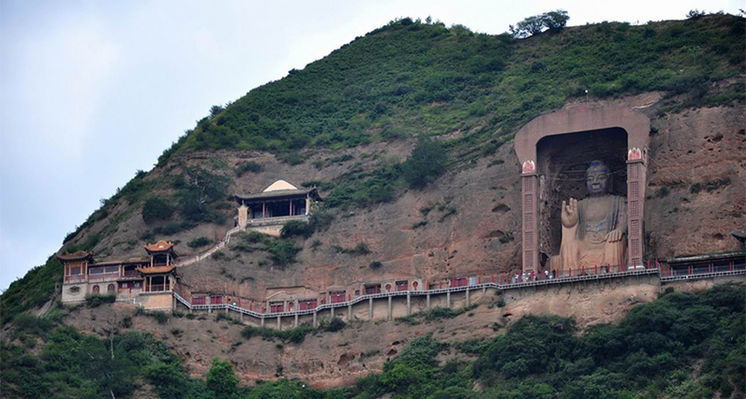 甘谷大象山石窟是集古建艺术,石刻艺术和佛教文化于一体的旅游胜地.