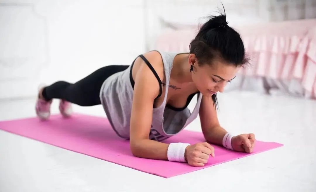 瘦肚子最快的动作是啥?这么做帮你"铲平"肚腩