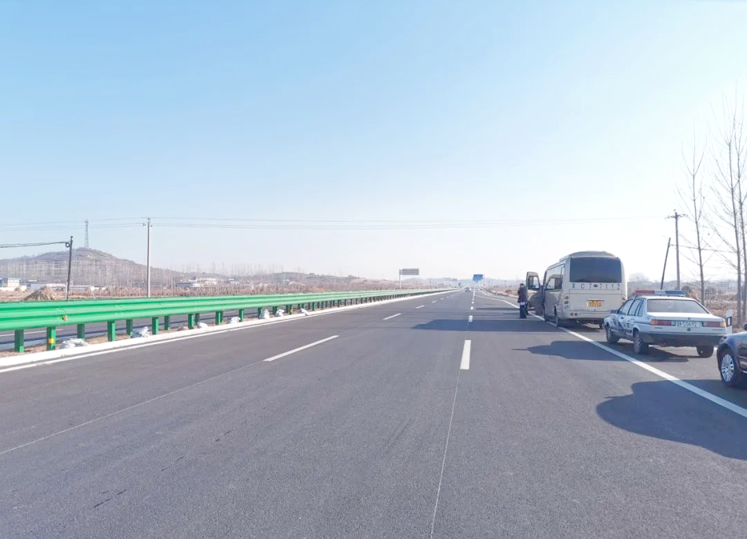 秦皇岛新102国道通车 交通压力得到疏解