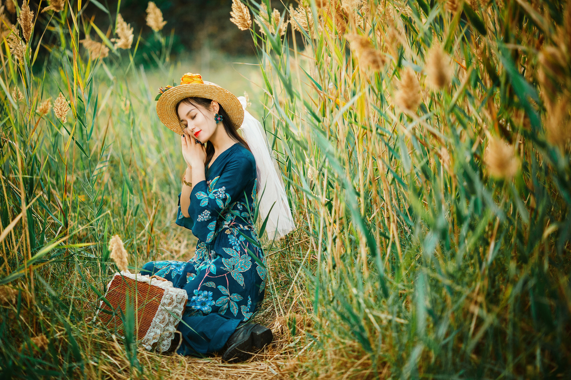 拍摄户外芦苇人像美照,这些要点要领会,拍照好看有意境