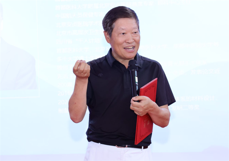 知名眼科专家朱思泉教授正式加盟厦门眼科中心!