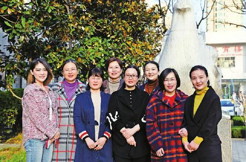 山东省济南第七中学有这样一群女教师 三尺讲台 她们为学生"筑梦点灯"