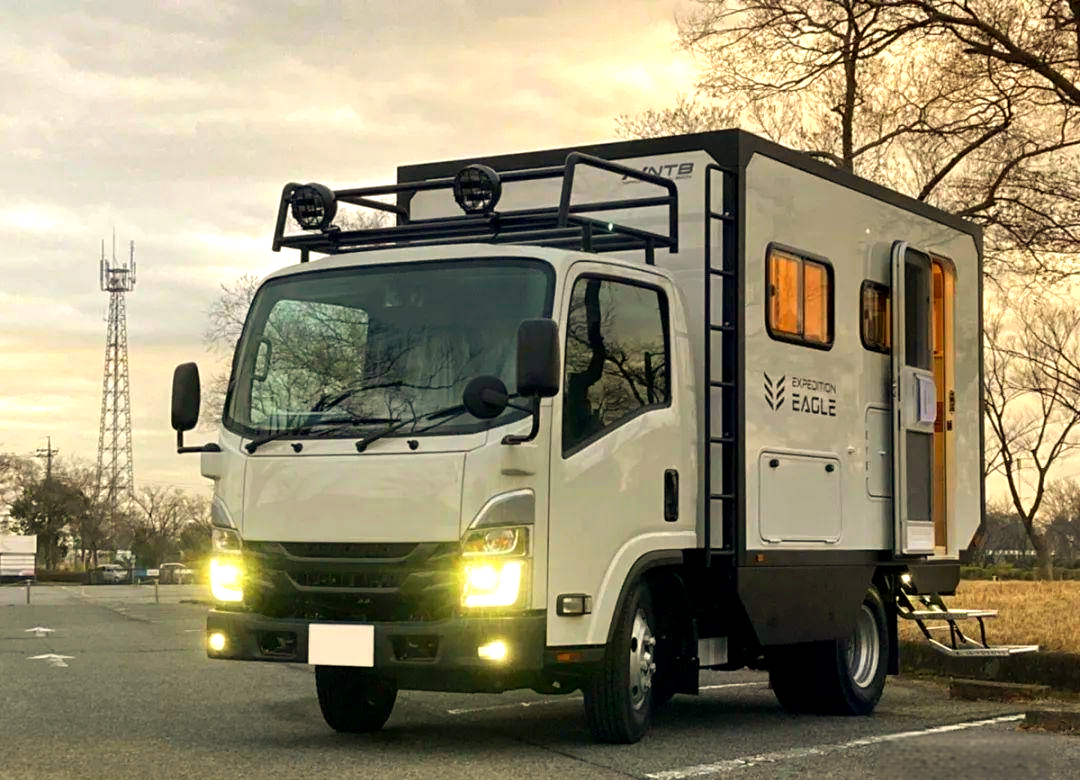 越野五十铃轻卡房车,户外探险的理想选择